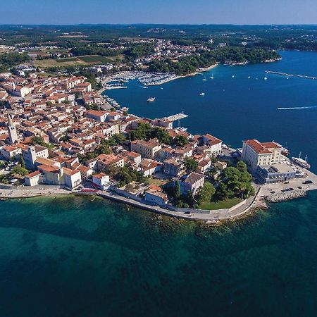 Gorgeous Apartment In Porec With Kitchen Bagian luar foto